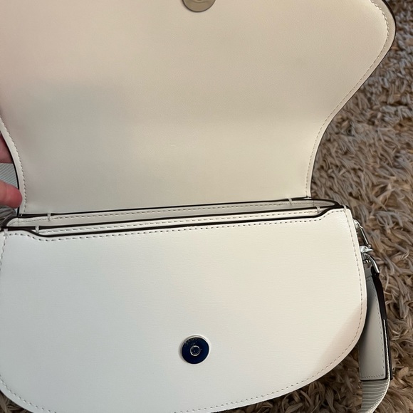 NWOT Michael Kors Mila Medium Leather Messenger Bag in Optic White - Picture 7 of 12